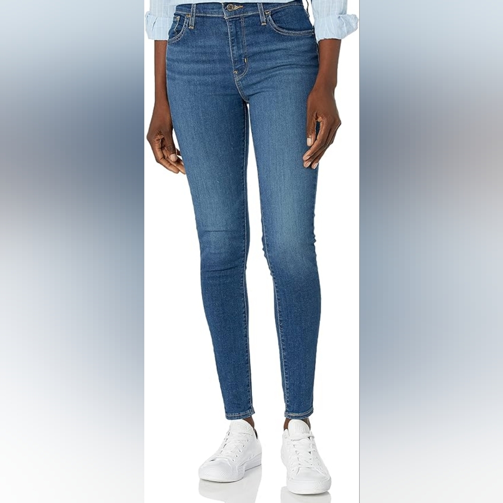 LEVI'S - 720 High Rise Super Skinny Jeans - BNWOT